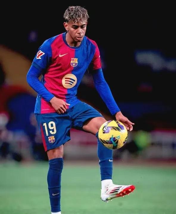 AIYOUXI-巴萨新星崭露头角，未来或成球队顶梁柱，软件作为状态知道美国可能.